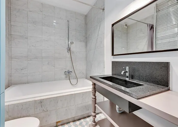 Kings Court - Neptun Park Apartmán *